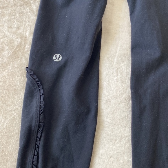 Lululemon legging - Picture 8 of 8